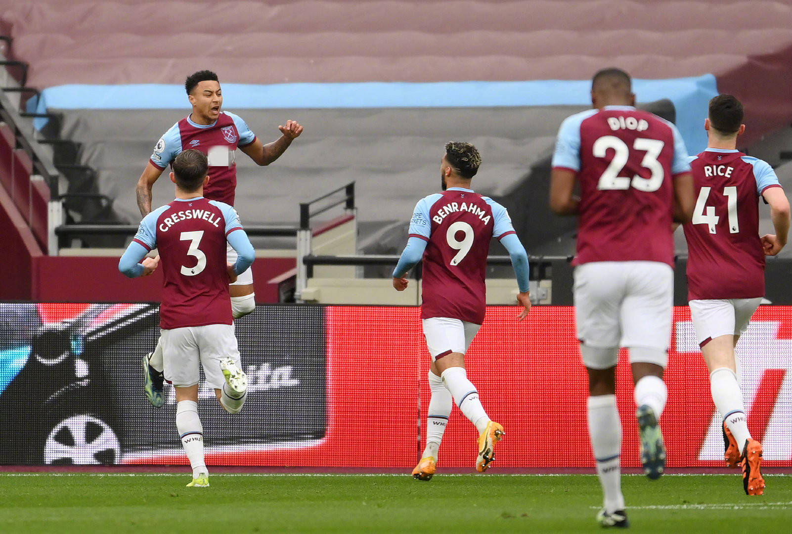 场米克尔揭 场米克尔揭